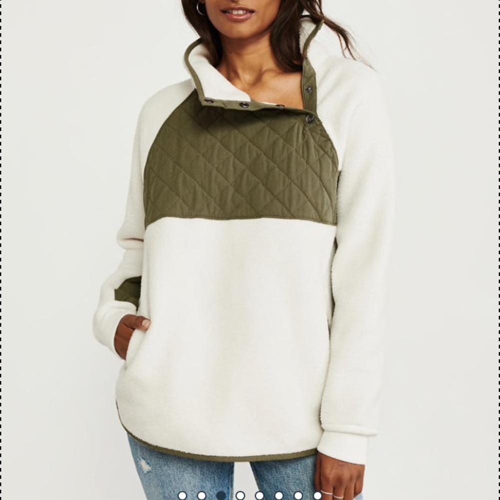 Asymmetrical Snap Up Quilted Fleece Pullover (L)